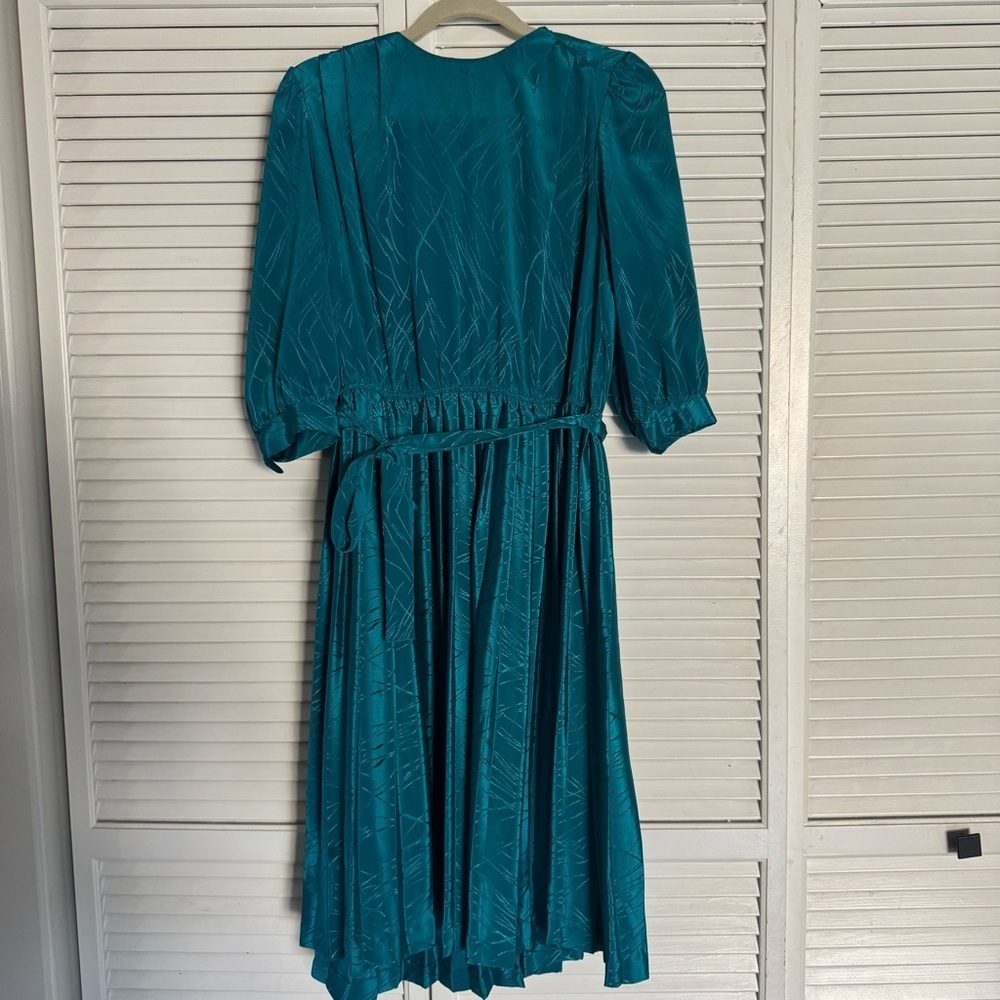 Vintage Plaza South midi dress satin teal blue long sleeve pleated tie waist 12